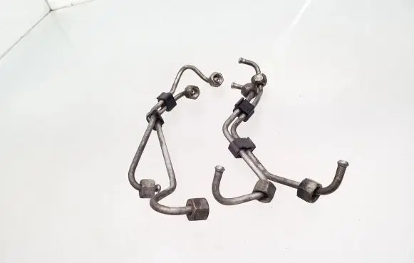 Audi A4 S4 B5 8D Fuel injector supply line/pipe 