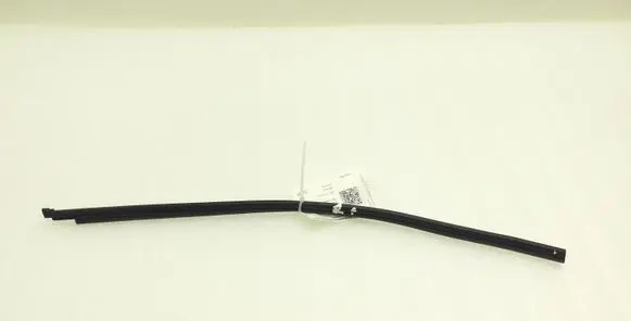 Porsche Cayenne (92A) Rubber seal front door window/glass 7P5837522A