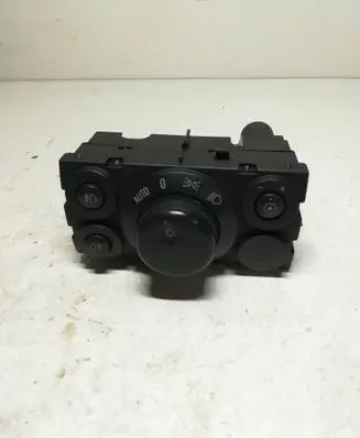 Opel Astra H Light switch 13100140 LK04063040