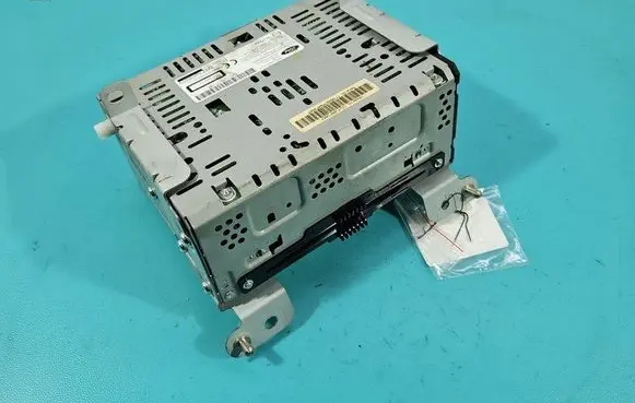Radio/CD/DVD/GPS head unit