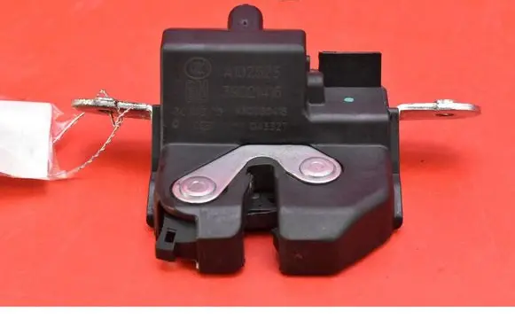 Opel Astra J Tailgate/trunk/boot lock/catch/latch 39021416
