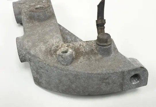 Nissan Micra Engine mounting bracket