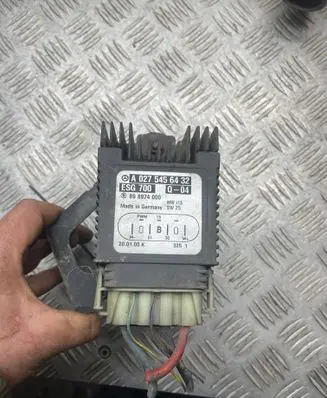 Mercedes-Benz S W220 Coolant fan relay A0275456432 ESG700 898974000