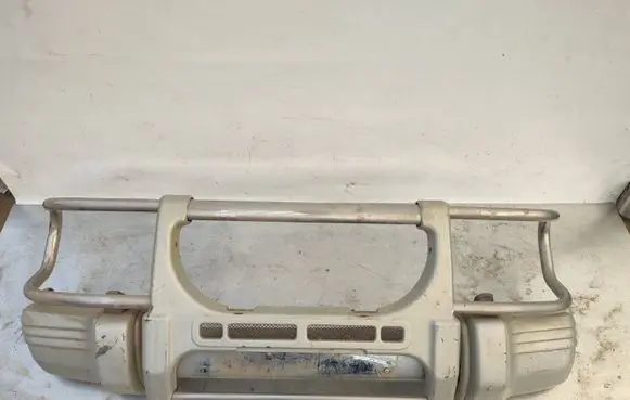 Mitsubishi Pajero Front bumper