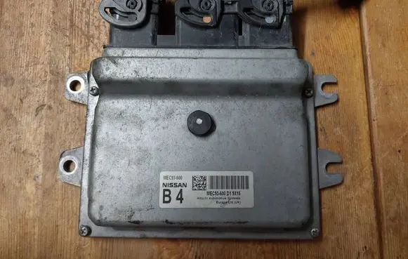 Nissan Qashqai Engine control unit/module MEC93600