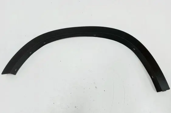 Rear fender molding trim