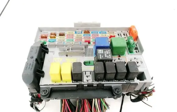 Opel Zafira A Fuse box set 24431677
