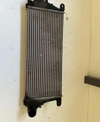 Opel Insignia B Intercooler radiator 84208091 GG747003