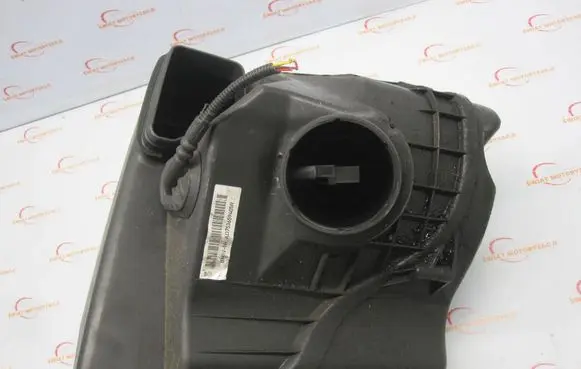BMW 1 E81 E87 Air filter box 7536594
