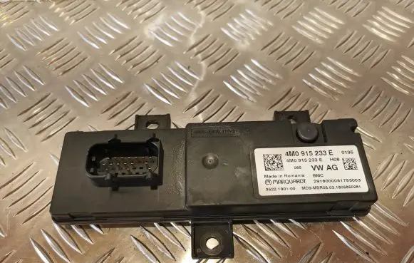 Audi Q7 4M Other control units/modules 4M0915233E