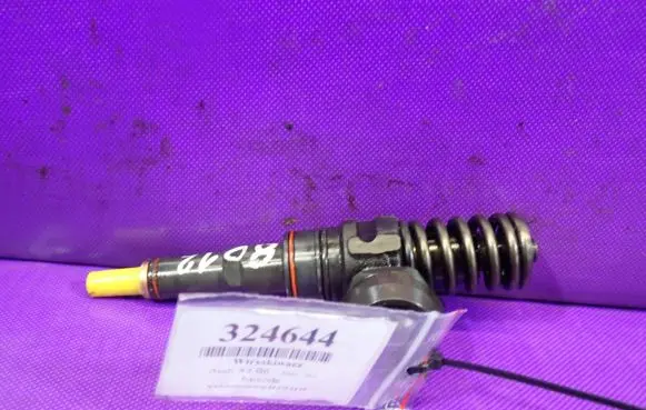 Audi A4 S4 B6 8E 8H Fuel injector 038130073AN