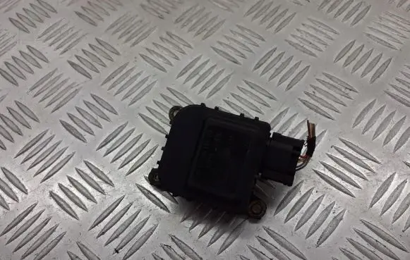 Volkswagen Golf IV A/C air flow flap actuator/motor 8D2820511C