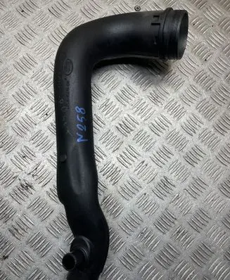 Land Rover Range Rover Sport L494 Intercooler hose/pipe CPLA9C619