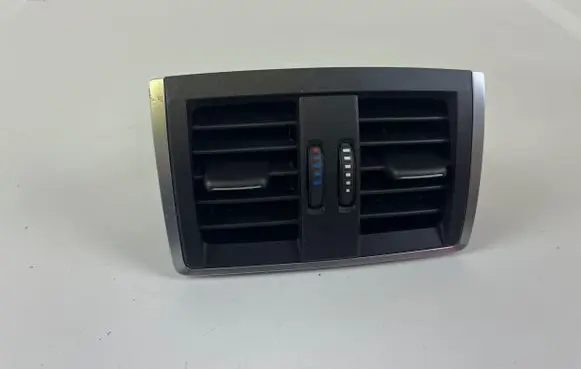Rear air vent grill