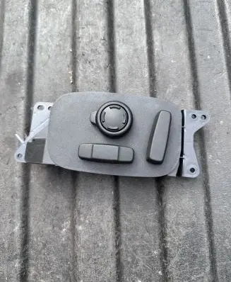 Land Rover Discovery 5 Seat adjustment handle PGJ3214B566EB 10258611 3OS10129688