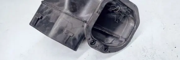 Audi Q7 4L Air filter box cover 7L0819049A