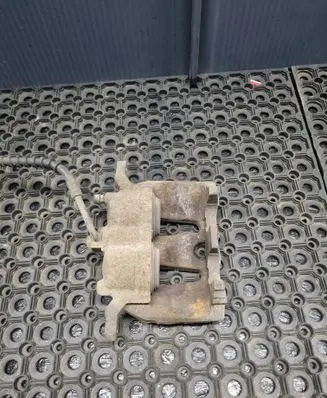 Chrysler Town u0026 Country V Front brake caliper 17886801