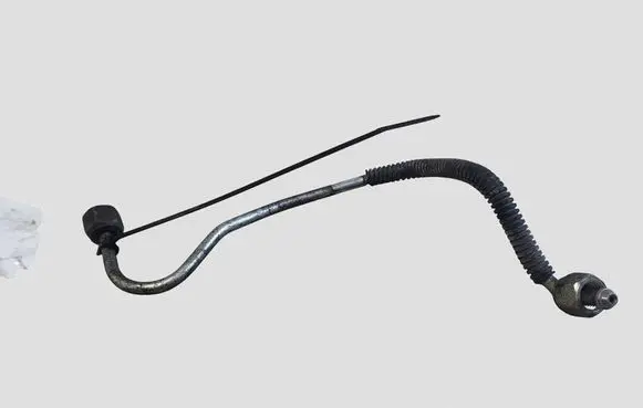 Mazda 6 Fuel injector supply line/pipe