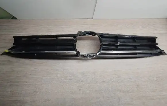 Volkswagen Touran III Front bumper upper radiator grill 5TA853653C