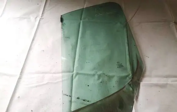 Citroen Jumper Front door window glass four-door as2