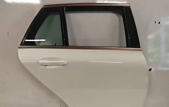 Mercedes-Benz C AMG W205 Rear door