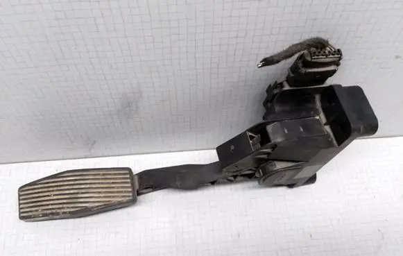 Opel Zafira A Accelerator throttle pedal 0281002298 90581208AQ 90581208