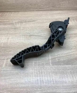 Renault Laguna II Accelerator throttle pedal 8200002904 6PV008119