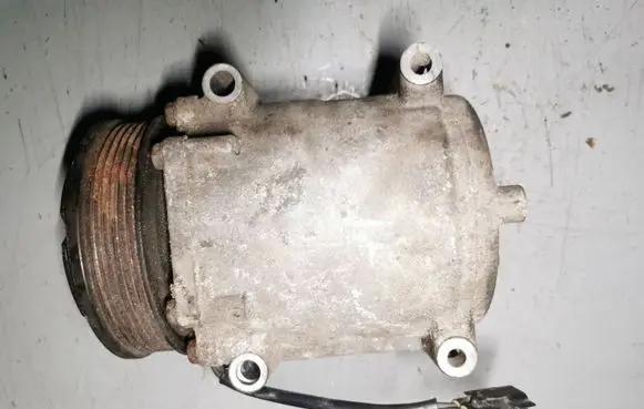 Ford Fiesta Air conditioning (A/C) compressor (pump) 2010JAN07 8V5119D629DF