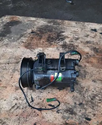 Audi A6 S6 C4 4A Air conditioning (A/C) compressor (pump) 4A0260805AH 671J160188