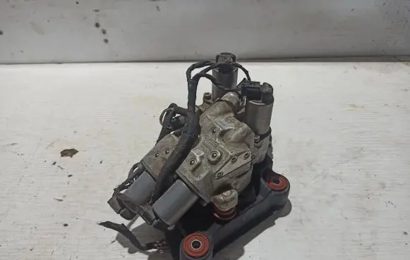 BMW 5 F10 F11 Air suspension compressor 6775258 10641010