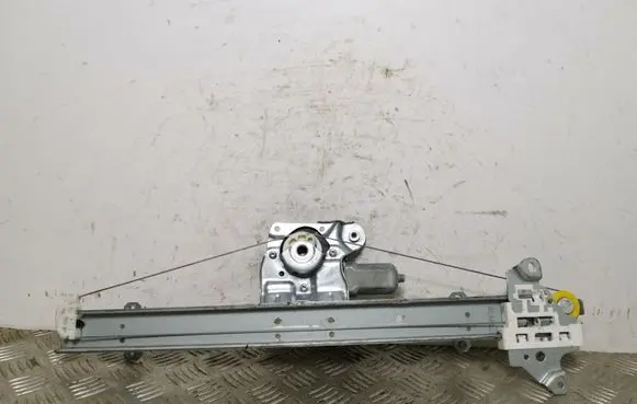 Nissan X-Trail T32 Front window lifting mechanism without motor