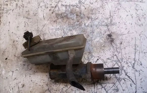Ford Galaxy Master brake cylinder
