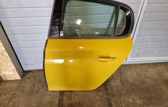 Peugeot 208 II Rear door 