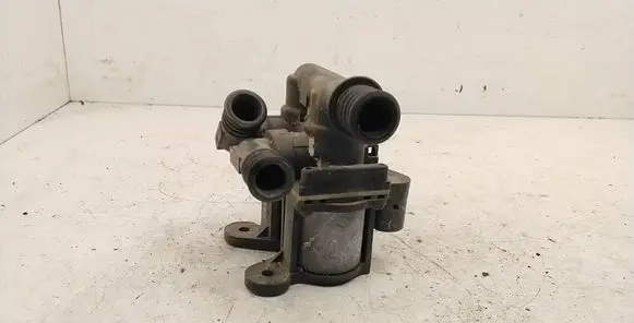 BMW 5 E34 Coolant heater control valve 1147412042