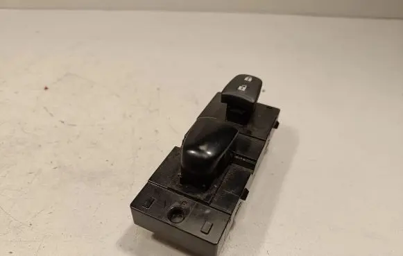 Nissan X-Trail T32 Electric window control switch