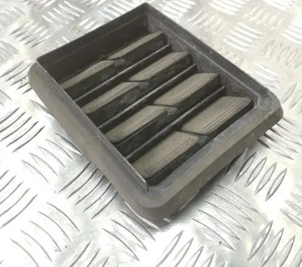 Dodge Grand Caravan Quarter panel pressure vent 