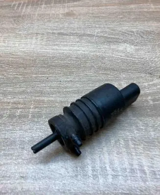 Volkswagen Tiguan Windscreen/windshield washer pump 1K6955651 3122789