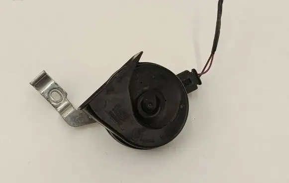 BMW 2 F46 Horn signal 7492891 2L10052019 0129E10