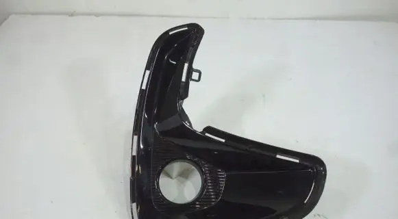 Toyota Yaris XP210 Front bumper lower grill 52112