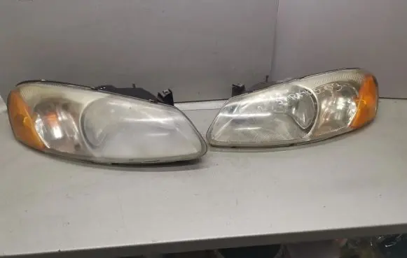 Dodge Stratus Headlights/headlamps set 
