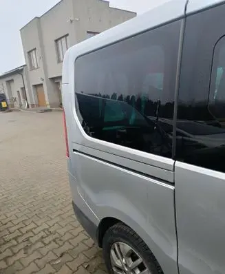 Renault Trafic III (X82) Rear windscreen/windshield window 