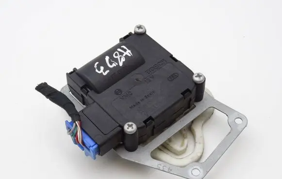 Audi A8 S8 D3 4E Air flap motor/actuator 4E0820511 0132801323