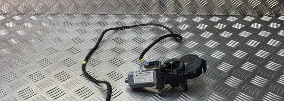 Mercedes-Benz C W203 Seat adjustment motor A2038201942