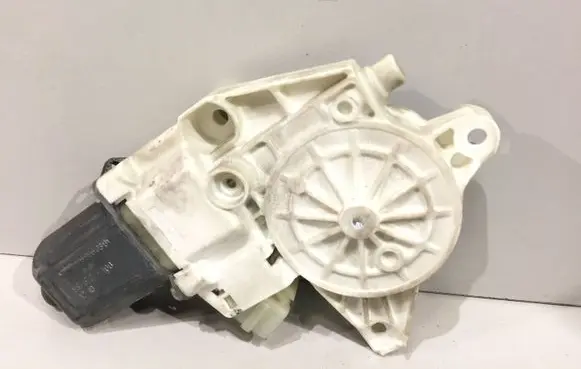 Mercedes-Benz ML W166 Front door window regulator motor A1669060301 937672100 0130822755