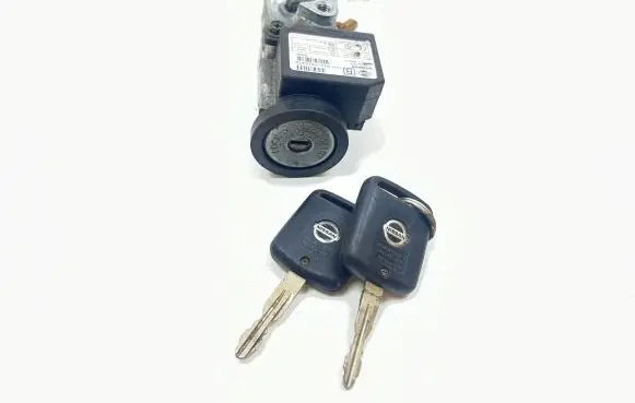 Nissan X-Trail T30 Ignition lock 2671032209 28590C9902