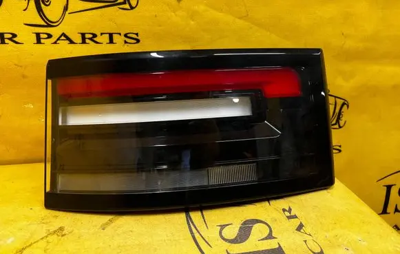 Land Rover Discovery 5 Rear/tail lights HY3213193AD