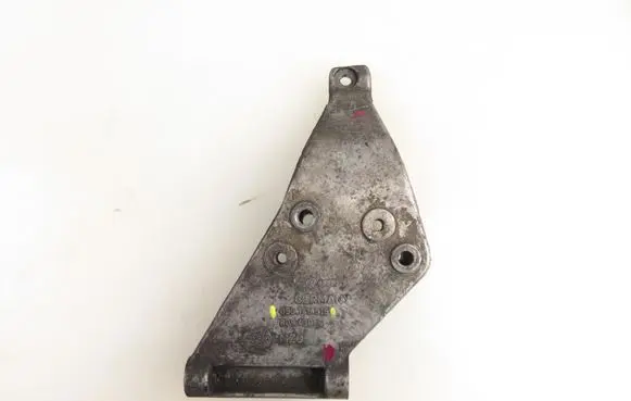 Audi 80 90 S2 B4 Engine mounting bracket 053145515