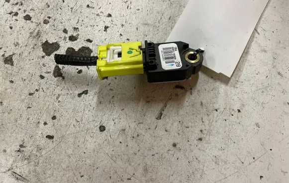 Toyota Auris 150 Airbag deployment crash/impact sensor 8983102080 0417644053