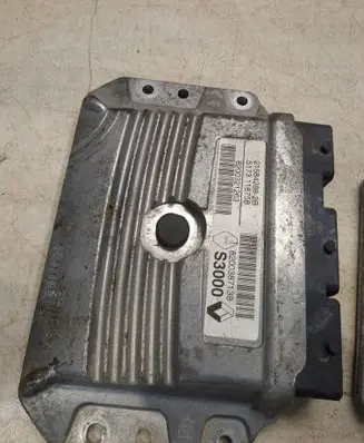 Renault Megane II Engine control unit/module 215842882B 8200321263 8200387138