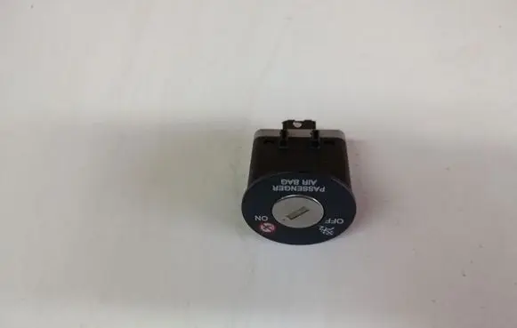 KIA Sportage Passenger airbag on/off switch